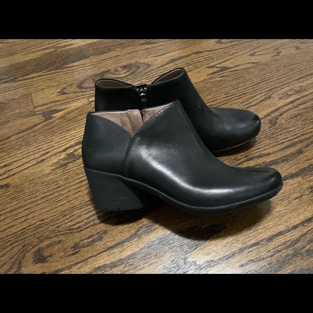 Dansko Raina Booties size 37 Black (6.5-7)